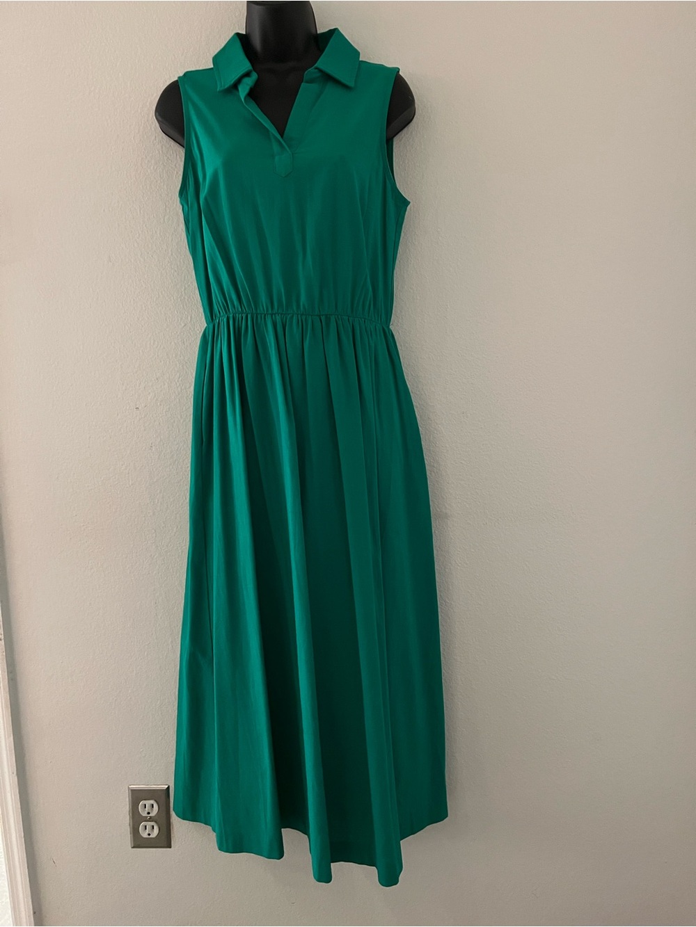 Sleeveless Green Collared Midi Dress